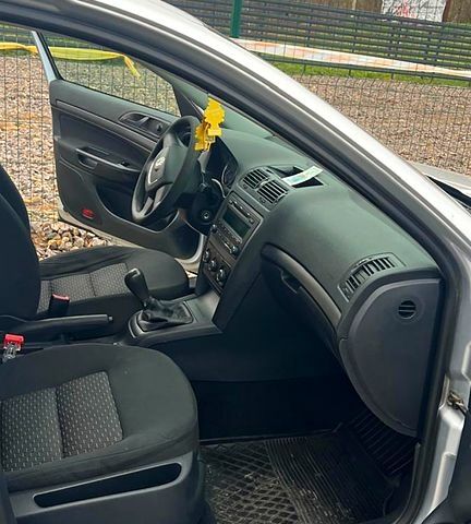 Серый Шкода Октавия, объемом двигателя 1.4 л и пробегом 220 тыс. км за 6200 $, фото 3 на Automoto.ua