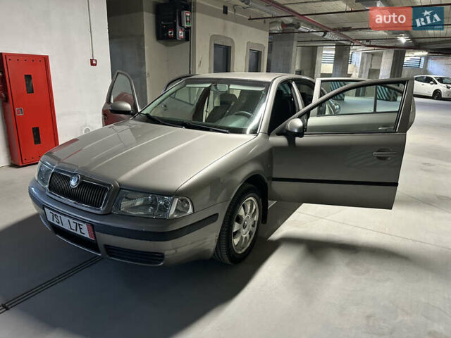 Сірий Шкода Октавія, об'ємом двигуна 1.6 л та пробігом 200 тис. км за 6900 $, фото 6 на Automoto.ua