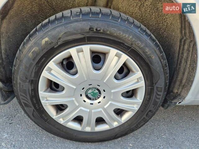 Серый Шкода Октавия, объемом двигателя 1.6 л и пробегом 194 тыс. км за 6800 $, фото 7 на Automoto.ua