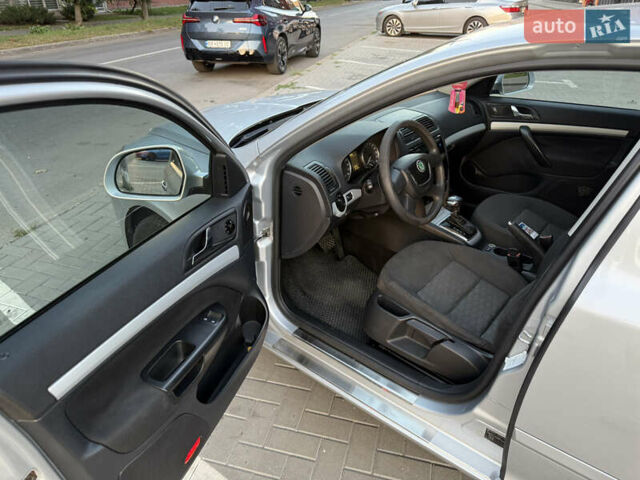 Серый Шкода Октавия, объемом двигателя 1.6 л и пробегом 262 тыс. км за 7600 $, фото 8 на Automoto.ua