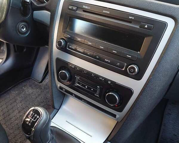 Сірий Шкода Октавія, об'ємом двигуна 1.6 л та пробігом 211 тис. км за 8600 $, фото 1 на Automoto.ua