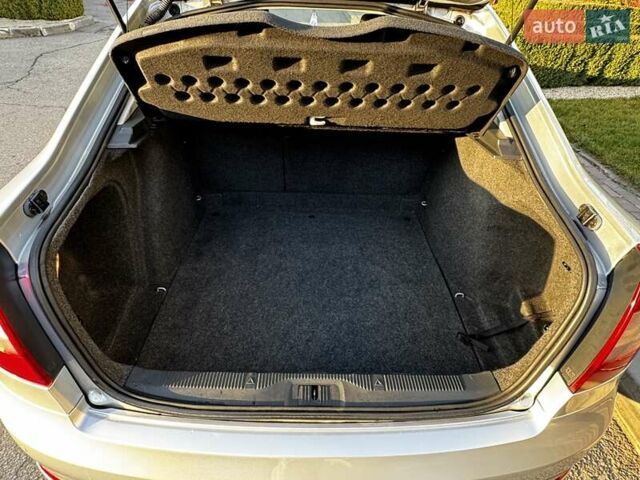 Серый Шкода Октавия, объемом двигателя 1.4 л и пробегом 220 тыс. км за 7300 $, фото 14 на Automoto.ua