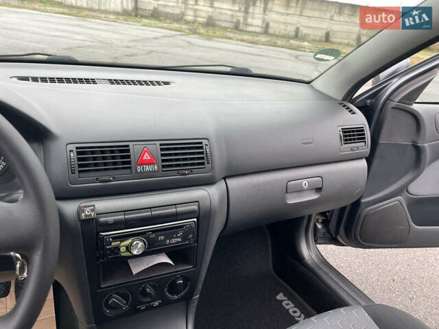 Сірий Шкода Октавія, об'ємом двигуна 1.6 л та пробігом 150 тис. км за 7500 $, фото 68 на Automoto.ua