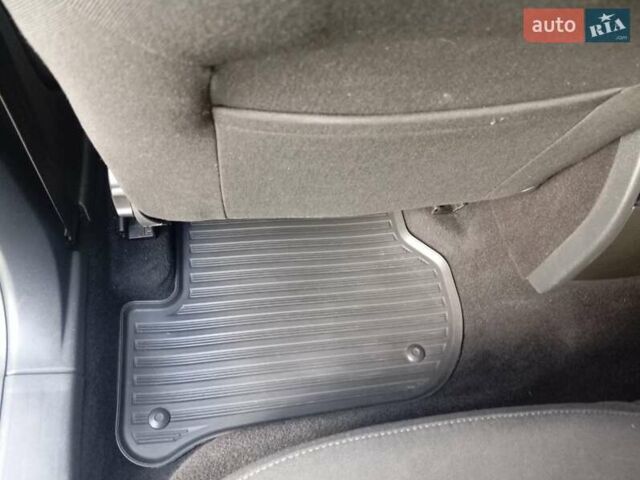 Сірий Шкода Октавія, об'ємом двигуна 1.6 л та пробігом 237 тис. км за 7800 $, фото 74 на Automoto.ua