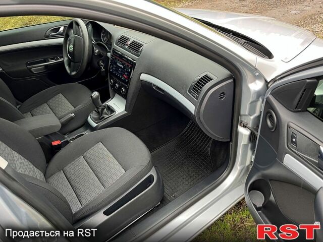 Серый Шкода Октавия, объемом двигателя 1.8 л и пробегом 180 тыс. км за 7500 $, фото 6 на Automoto.ua