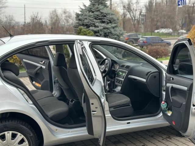 Серый Шкода Октавия, объемом двигателя 1.6 л и пробегом 178 тыс. км за 8700 $, фото 11 на Automoto.ua