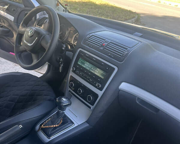 Серый Шкода Октавия, объемом двигателя 1.8 л и пробегом 265 тыс. км за 9500 $, фото 7 на Automoto.ua
