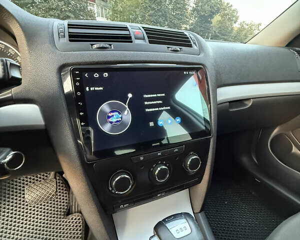 Серый Шкода Октавия, объемом двигателя 1.6 л и пробегом 262 тыс. км за 7600 $, фото 9 на Automoto.ua