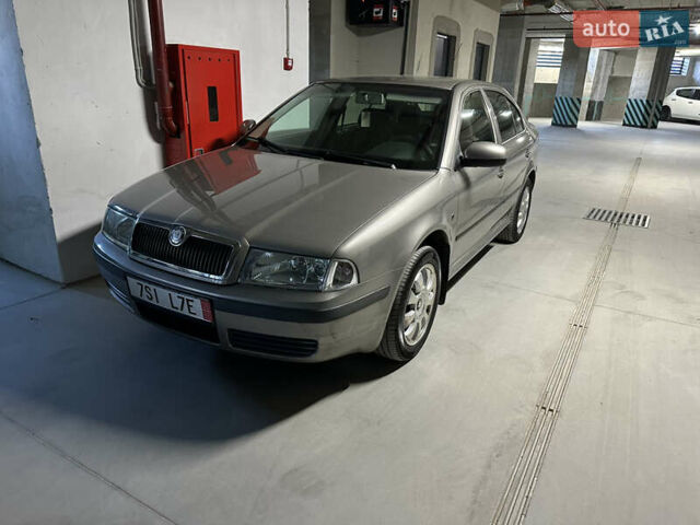 Сірий Шкода Октавія, об'ємом двигуна 1.6 л та пробігом 200 тис. км за 6900 $, фото 11 на Automoto.ua