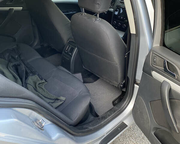 Сірий Шкода Октавія, об'ємом двигуна 1.8 л та пробігом 170 тис. км за 7500 $, фото 12 на Automoto.ua