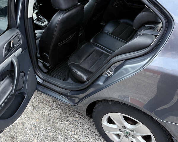 Шкода Октавія 2010 у Смеле на Automoto.ua Сірий Шкода Октавія, об'ємом двигуна 1.8 л та пробігом 238 тис. км за 7800 $, фото 9 на Automoto.ua