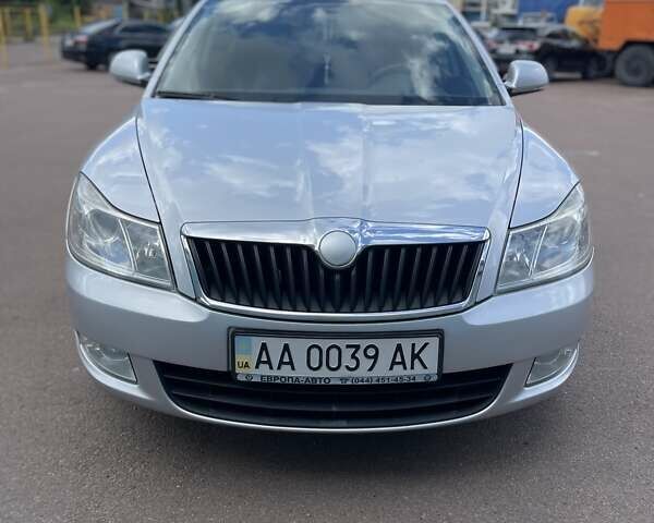 Серый Шкода Октавия, объемом двигателя 1.6 л и пробегом 260 тыс. км за 7900 $, фото 3 на Automoto.ua