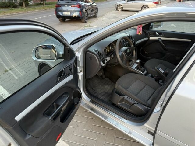 Сірий Шкода Октавія, об'ємом двигуна 1.6 л та пробігом 262 тис. км за 7800 $, фото 7 на Automoto.ua