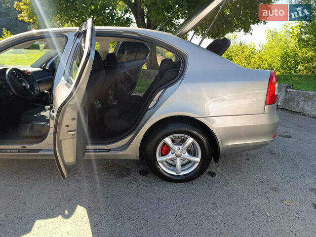 Сірий Шкода Октавія, об'ємом двигуна 1.6 л та пробігом 265 тис. км за 7100 $, фото 50 на Automoto.ua