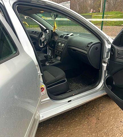 Серый Шкода Октавия, объемом двигателя 1.4 л и пробегом 220 тыс. км за 6200 $, фото 2 на Automoto.ua