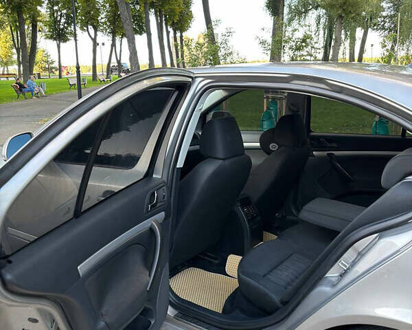 Серый Шкода Октавия, объемом двигателя 1.8 л и пробегом 248 тыс. км за 7500 $, фото 5 на Automoto.ua