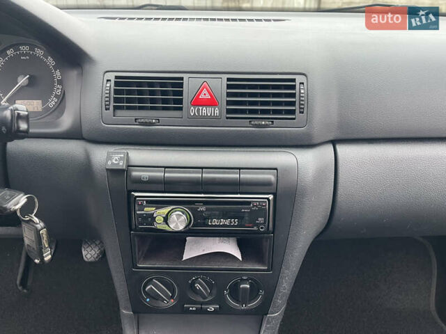Сірий Шкода Октавія, об'ємом двигуна 1.6 л та пробігом 150 тис. км за 7500 $, фото 65 на Automoto.ua