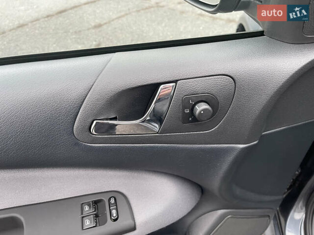 Сірий Шкода Октавія, об'ємом двигуна 1.6 л та пробігом 150 тис. км за 7500 $, фото 53 на Automoto.ua