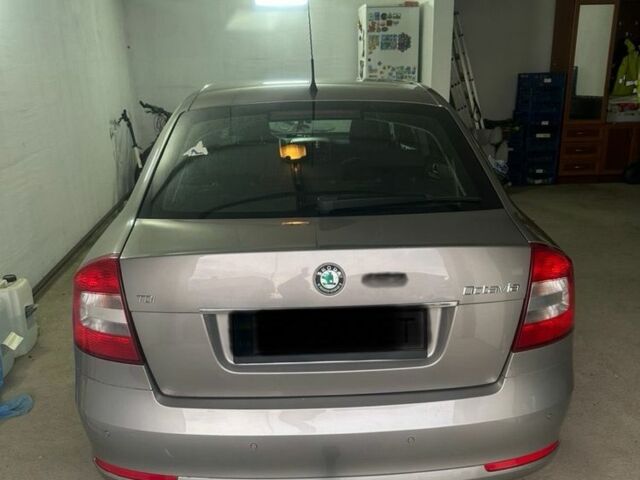 Серый Шкода Октавия, объемом двигателя 1.6 л и пробегом 230 тыс. км за 9250 $, фото 3 на Automoto.ua