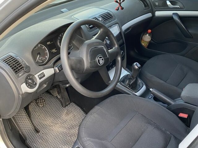 Сірий Шкода Октавія, об'ємом двигуна 1.8 л та пробігом 170 тис. км за 8000 $, фото 16 на Automoto.ua