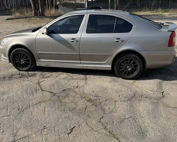 Сірий Шкода Октавія, об'ємом двигуна 1.8 л та пробігом 150 тис. км за 7500 $, фото 1 на Automoto.ua