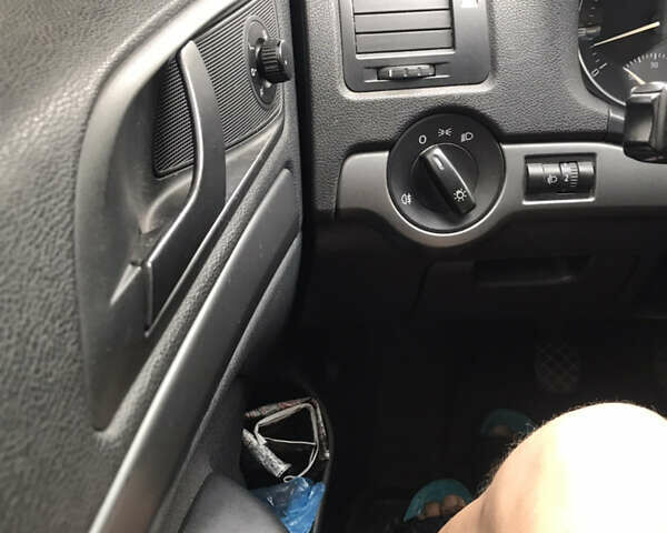 Сірий Шкода Октавія, об'ємом двигуна 1.2 л та пробігом 269 тис. км за 7500 $, фото 7 на Automoto.ua