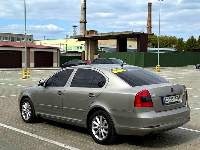 Шкода Октавия 2010 в Черкассах на Automoto.ua Серый Шкода Октавия, объемом двигателя 1.6 л и пробегом 198 тыс. км за 7500 $, фото 1 на Automoto.ua