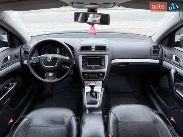 Шкода Октавія 2010 у Смеле на Automoto.ua Сірий Шкода Октавія, об'ємом двигуна 1.8 л та пробігом 238 тис. км за 7800 $, фото 6 на Automoto.ua