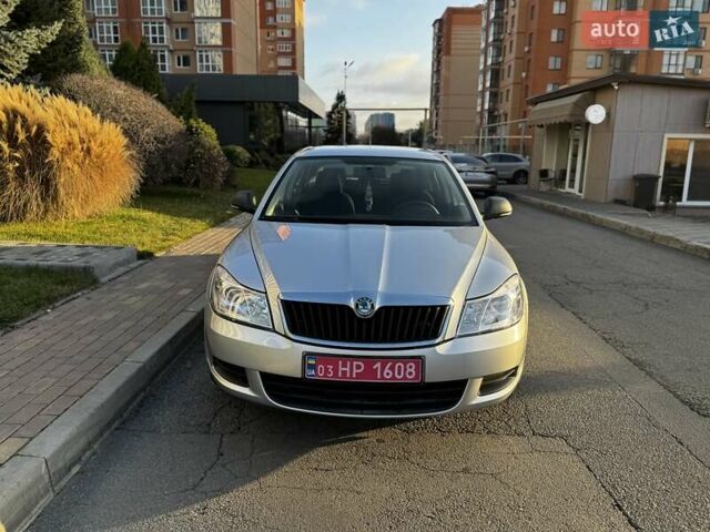 Серый Шкода Октавия, объемом двигателя 1.4 л и пробегом 220 тыс. км за 7300 $, фото 2 на Automoto.ua