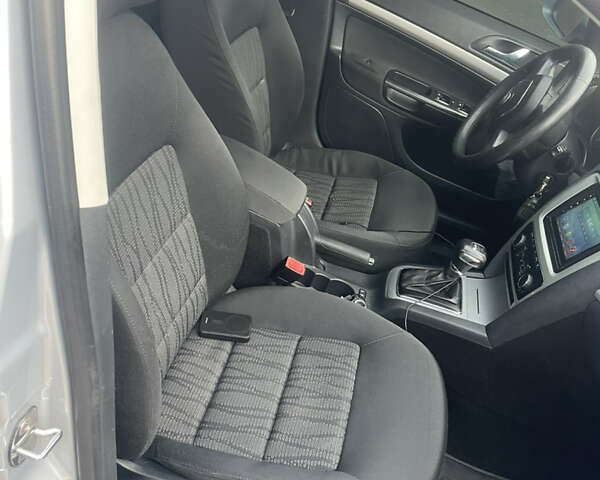 Серый Шкода Октавия, объемом двигателя 1.8 л и пробегом 260 тыс. км за 7600 $, фото 8 на Automoto.ua