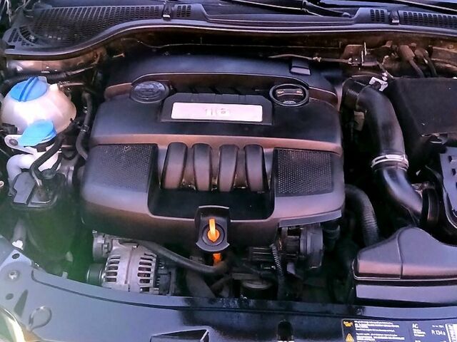 Серый Шкода Октавия, объемом двигателя 1.6 л и пробегом 180 тыс. км за 8600 $, фото 9 на Automoto.ua