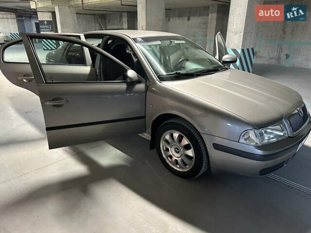 Сірий Шкода Октавія, об'ємом двигуна 1.6 л та пробігом 200 тис. км за 6900 $, фото 9 на Automoto.ua