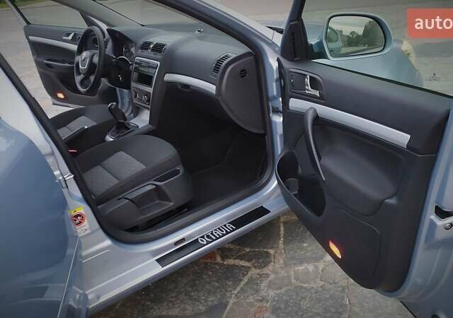 Сірий Шкода Октавія, об'ємом двигуна 1.4 л та пробігом 161 тис. км за 7800 $, фото 126 на Automoto.ua