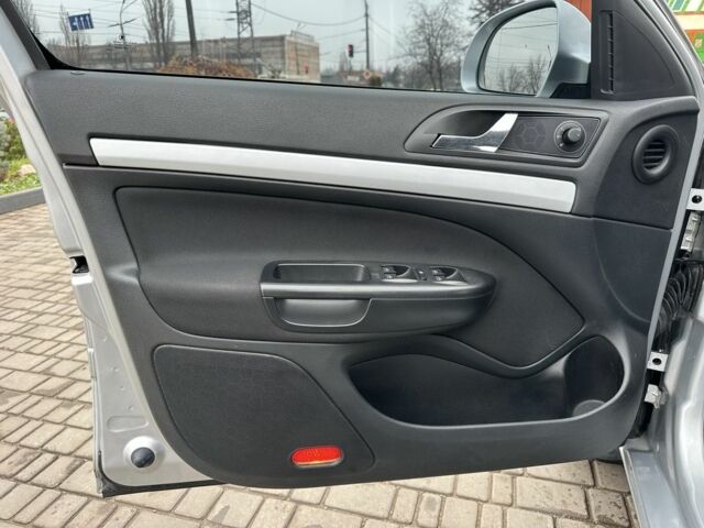 Серый Шкода Октавия, объемом двигателя 1.6 л и пробегом 178 тыс. км за 8700 $, фото 12 на Automoto.ua