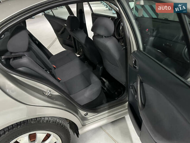 Сірий Шкода Октавія, об'ємом двигуна 1.6 л та пробігом 200 тис. км за 6900 $, фото 38 на Automoto.ua