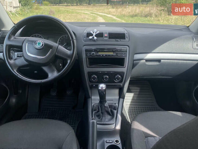 Серый Шкода Октавия, объемом двигателя 1.6 л и пробегом 249 тыс. км за 6200 $, фото 5 на Automoto.ua