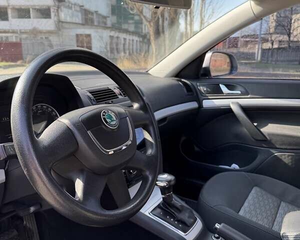 Сірий Шкода Октавія, об'ємом двигуна 1.8 л та пробігом 150 тис. км за 7500 $, фото 4 на Automoto.ua