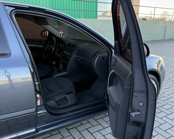 Серый Шкода Октавия, объемом двигателя 1.6 л и пробегом 315 тыс. км за 7800 $, фото 21 на Automoto.ua