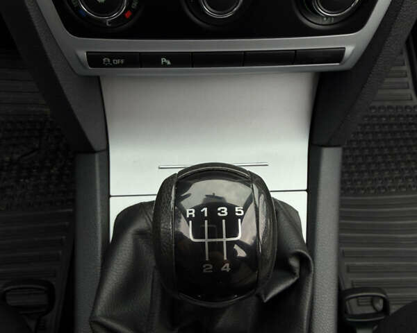 Сірий Шкода Октавія, об'ємом двигуна 1.6 л та пробігом 194 тис. км за 7650 $, фото 55 на Automoto.ua