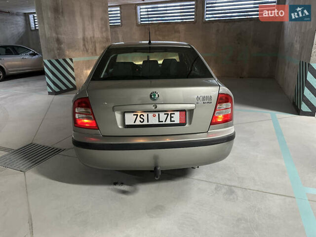 Сірий Шкода Октавія, об'ємом двигуна 1.6 л та пробігом 200 тис. км за 6900 $, фото 23 на Automoto.ua