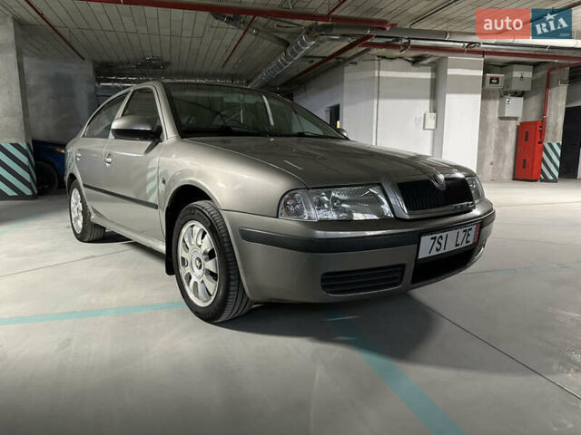 Сірий Шкода Октавія, об'ємом двигуна 1.6 л та пробігом 200 тис. км за 6900 $, фото 1 на Automoto.ua