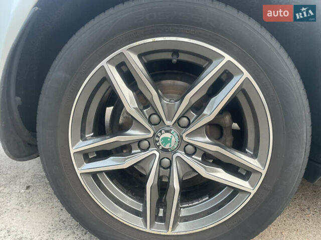 Серый Шкода Октавия, объемом двигателя 1.8 л и пробегом 260 тыс. км за 7600 $, фото 14 на Automoto.ua