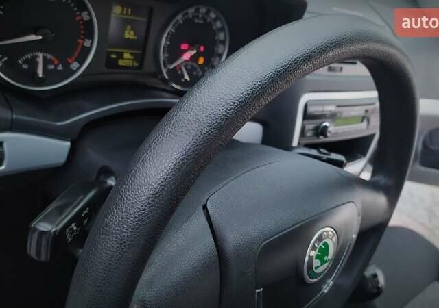 Сірий Шкода Октавія, об'ємом двигуна 1.4 л та пробігом 161 тис. км за 7800 $, фото 140 на Automoto.ua