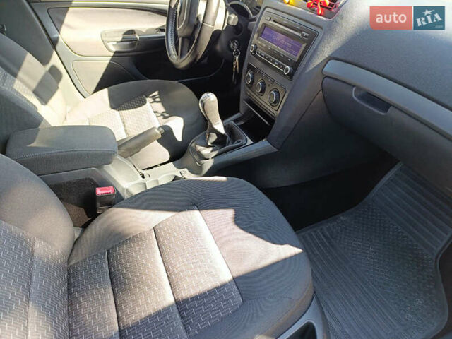 Сірий Шкода Октавія, об'ємом двигуна 1.6 л та пробігом 265 тис. км за 7100 $, фото 9 на Automoto.ua
