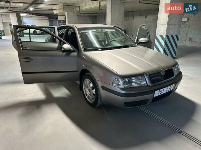 Сірий Шкода Октавія, об'ємом двигуна 1.6 л та пробігом 200 тис. км за 6900 $, фото 10 на Automoto.ua