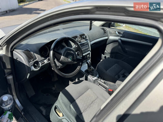 Сірий Шкода Октавія, об'ємом двигуна 1.6 л та пробігом 361 тис. км за 6100 $, фото 4 на Automoto.ua