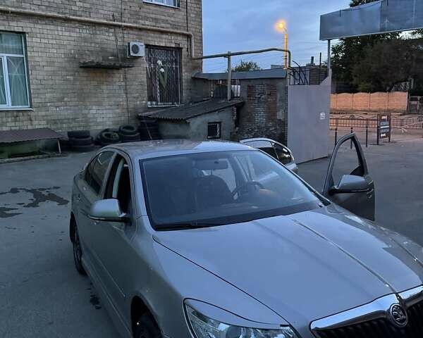 Сірий Шкода Октавія, об'ємом двигуна 1.8 л та пробігом 150 тис. км за 7500 $, фото 7 на Automoto.ua
