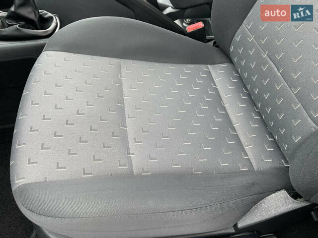 Сірий Шкода Октавія, об'ємом двигуна 1.6 л та пробігом 150 тис. км за 7500 $, фото 48 на Automoto.ua