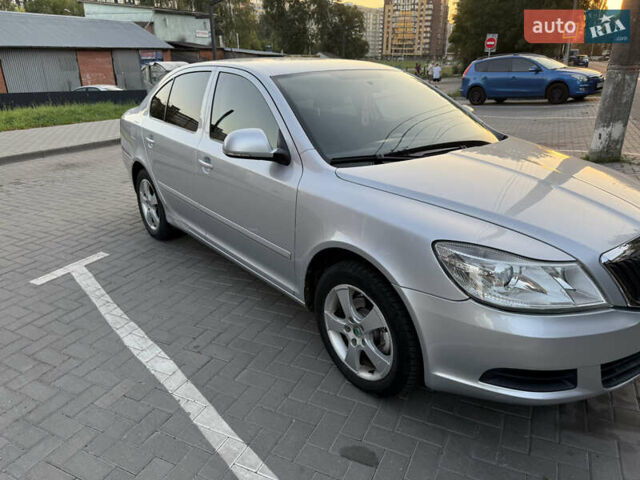 Серый Шкода Октавия, объемом двигателя 1.6 л и пробегом 262 тыс. км за 7600 $, фото 2 на Automoto.ua