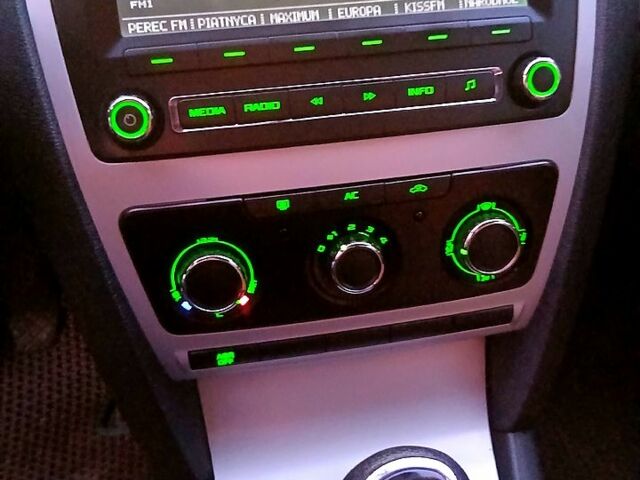 Серый Шкода Октавия, объемом двигателя 1.6 л и пробегом 180 тыс. км за 8600 $, фото 8 на Automoto.ua